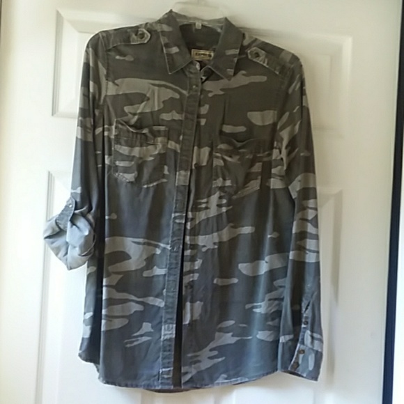Express Tops - Express brand Women's camo button up shirt